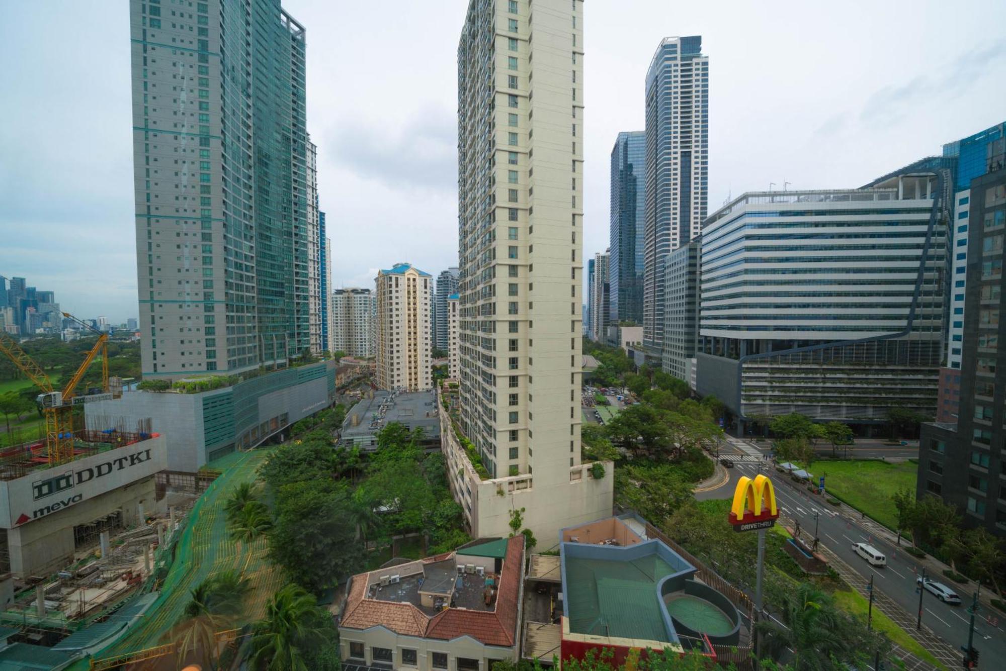 Prime Avant Bgc Location Apartments By Ph Staycation Manila Exteriér fotografie