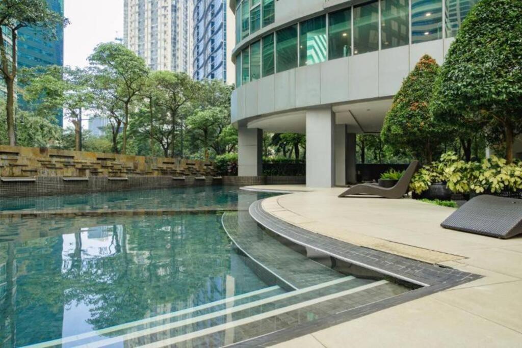 Prime Avant Bgc Location Apartments By Ph Staycation Manila Exteriér fotografie