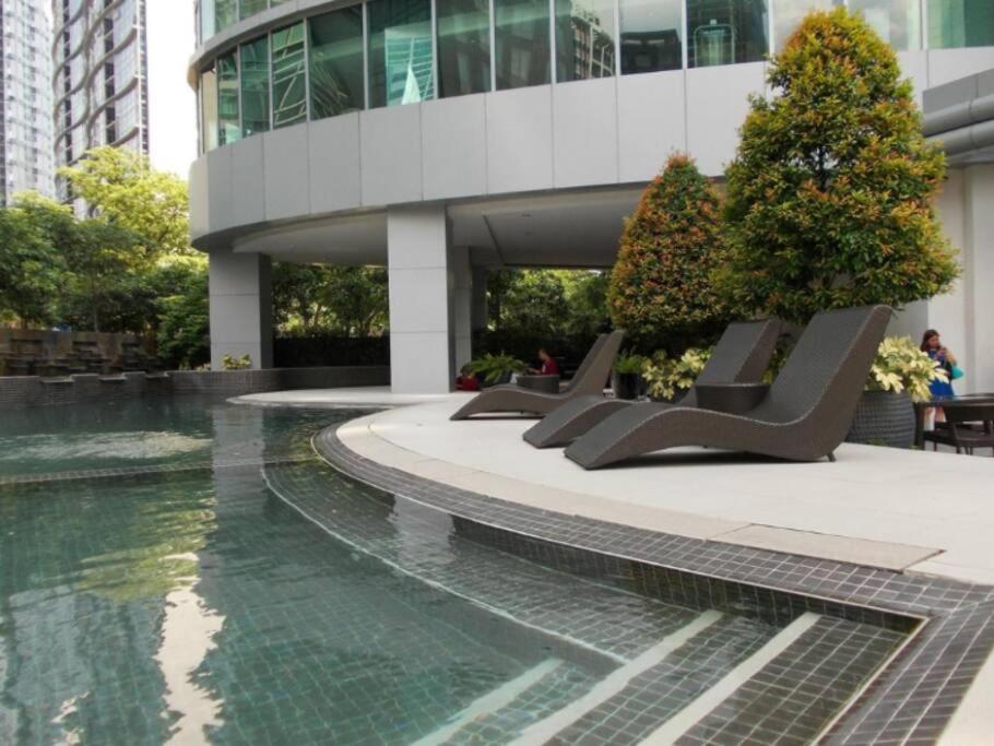 Prime Avant Bgc Location Apartments By Ph Staycation Manila Exteriér fotografie